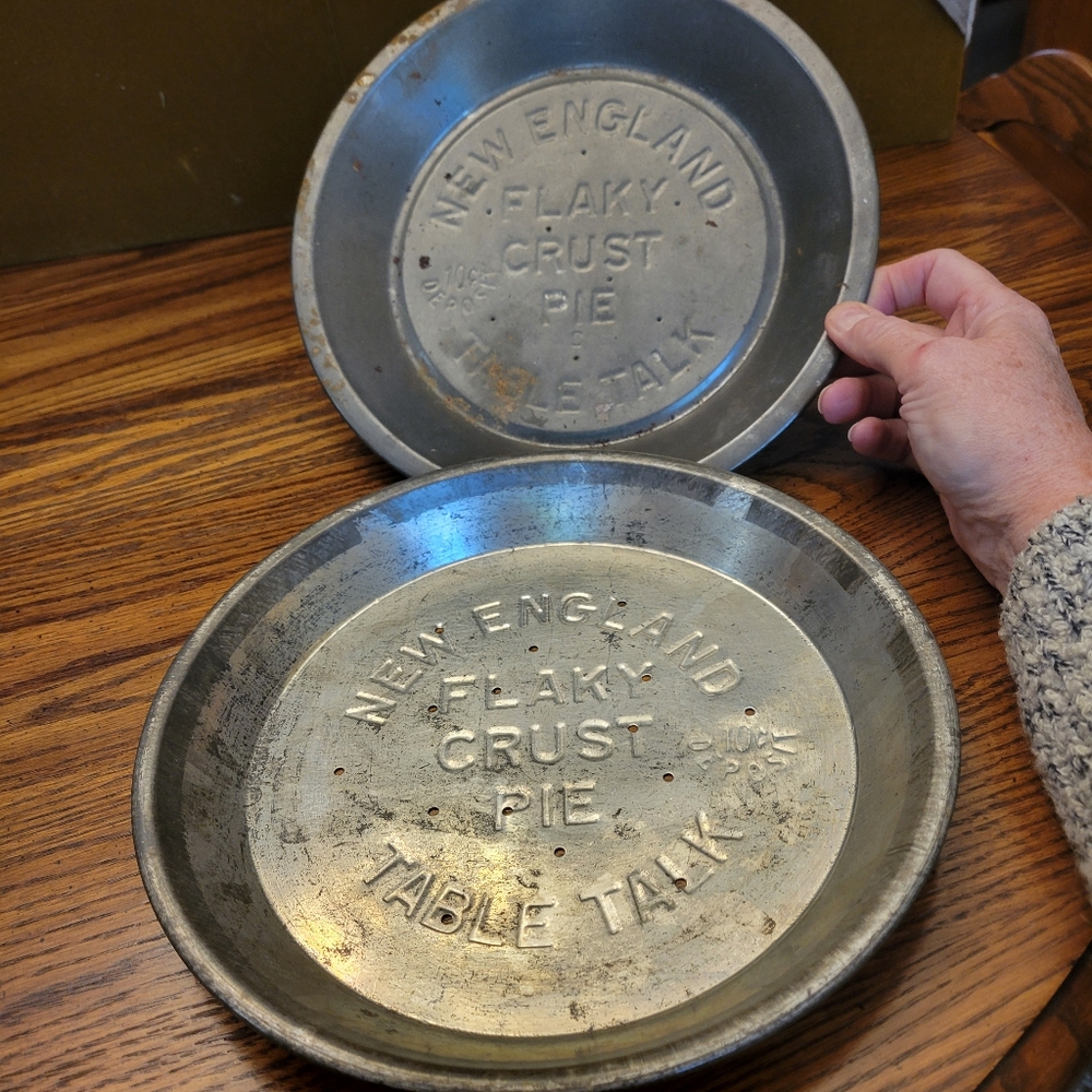 Vintage Table Talk New England Flaky Crust Pie Tin/Pan (Set of 2)